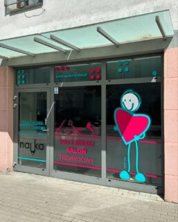 Oklejenie szyb dla Centrum kształcenia zawodowego Nauka #reklama #oklejanieszyb #oklejaniewitryn #reklamy #advertising